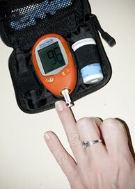 Measure the level of glucose in the blood to correct insulin doses with 1 type of diabetes